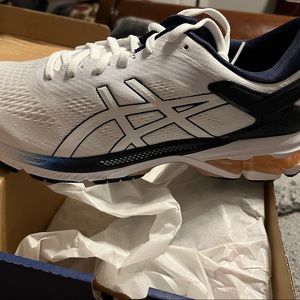 ASICS Kayano 26 - women - size 12